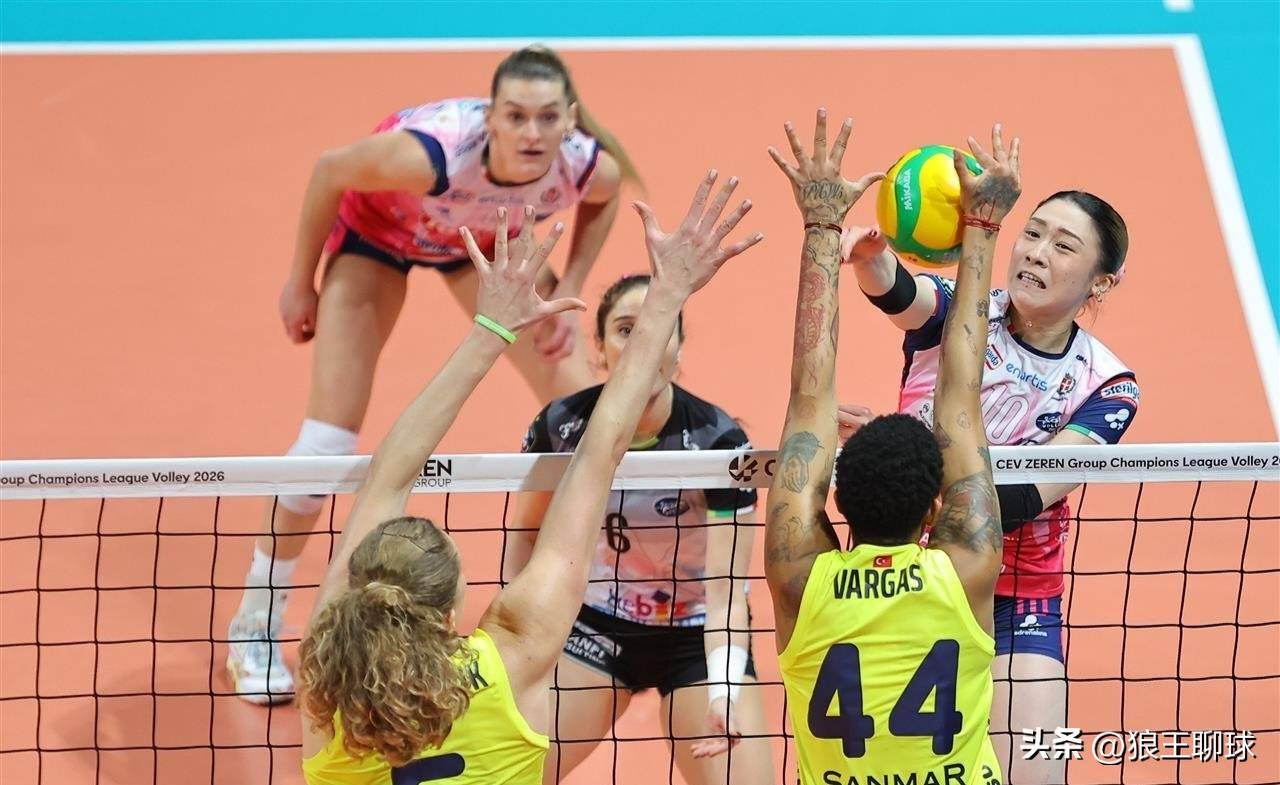 欧冠费内险胜诺瓦拉后MVP小彩娃和赫博茨受访分析比赛得失